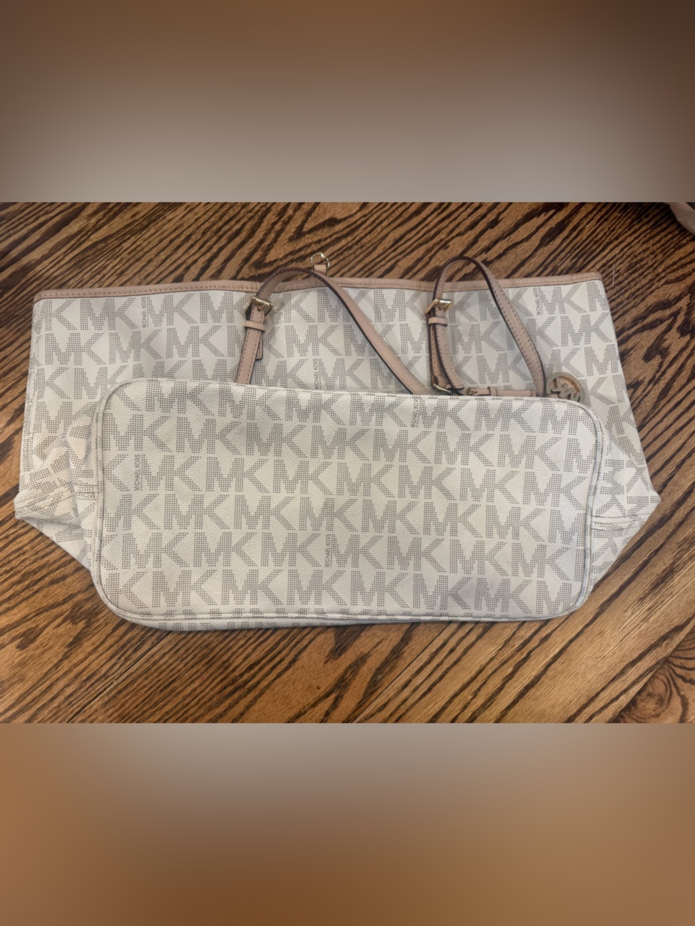 Michael Kors Vanilla Jet Set Travel Signature MK Tote Bag - Picture 13 of 15